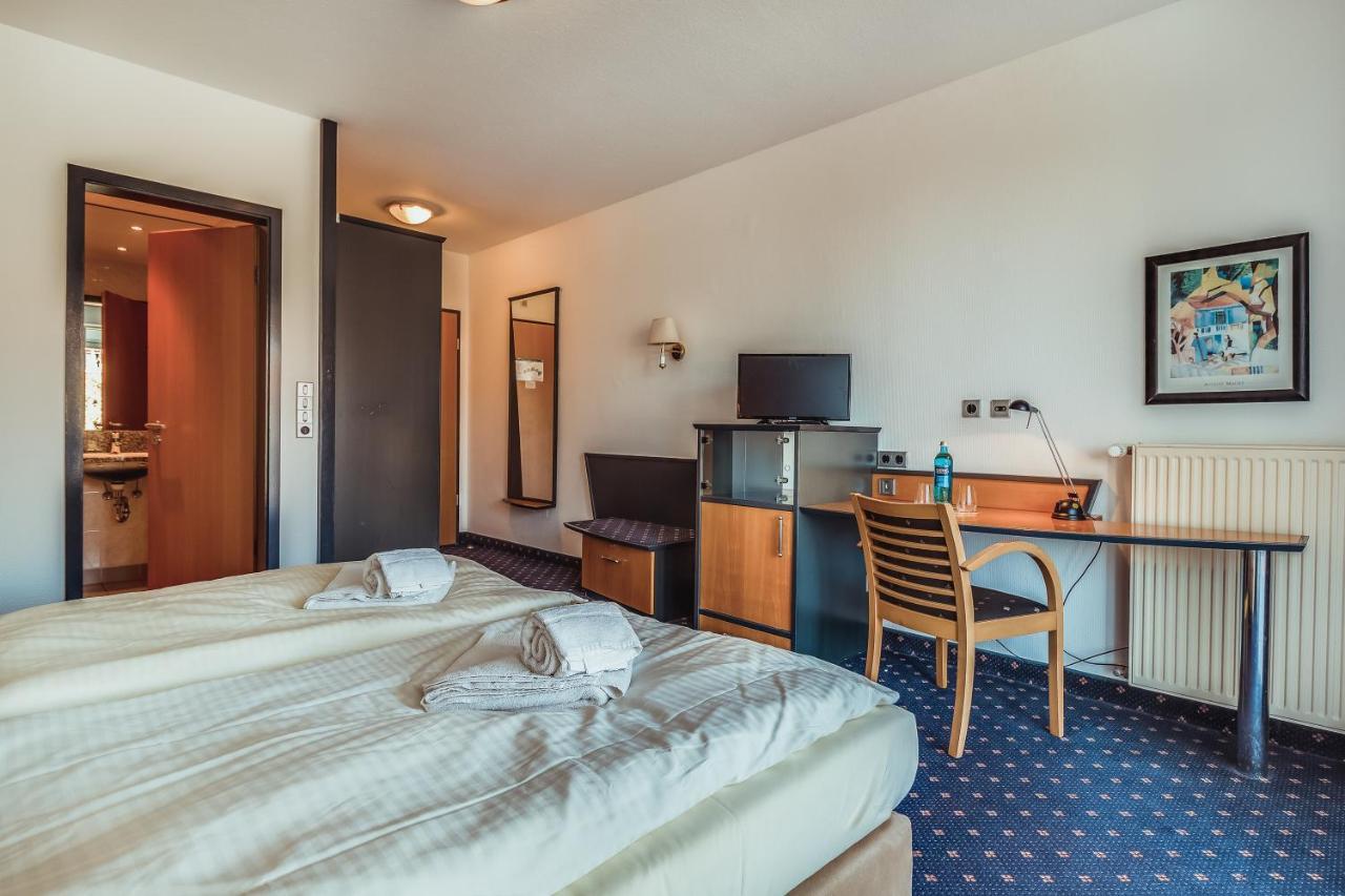 Landhotel Lewitz Muehle Banzkow Buitenkant foto