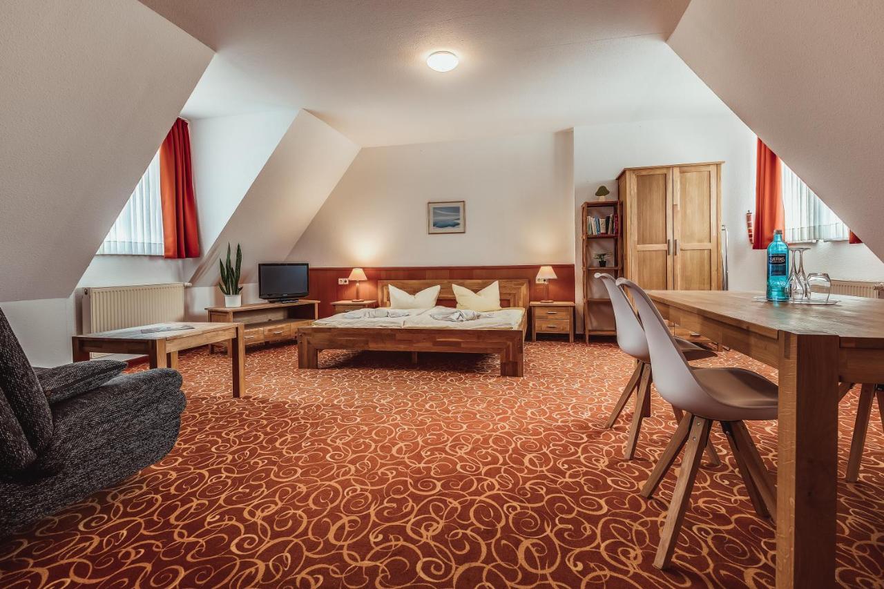 Landhotel Lewitz Muehle Banzkow Buitenkant foto