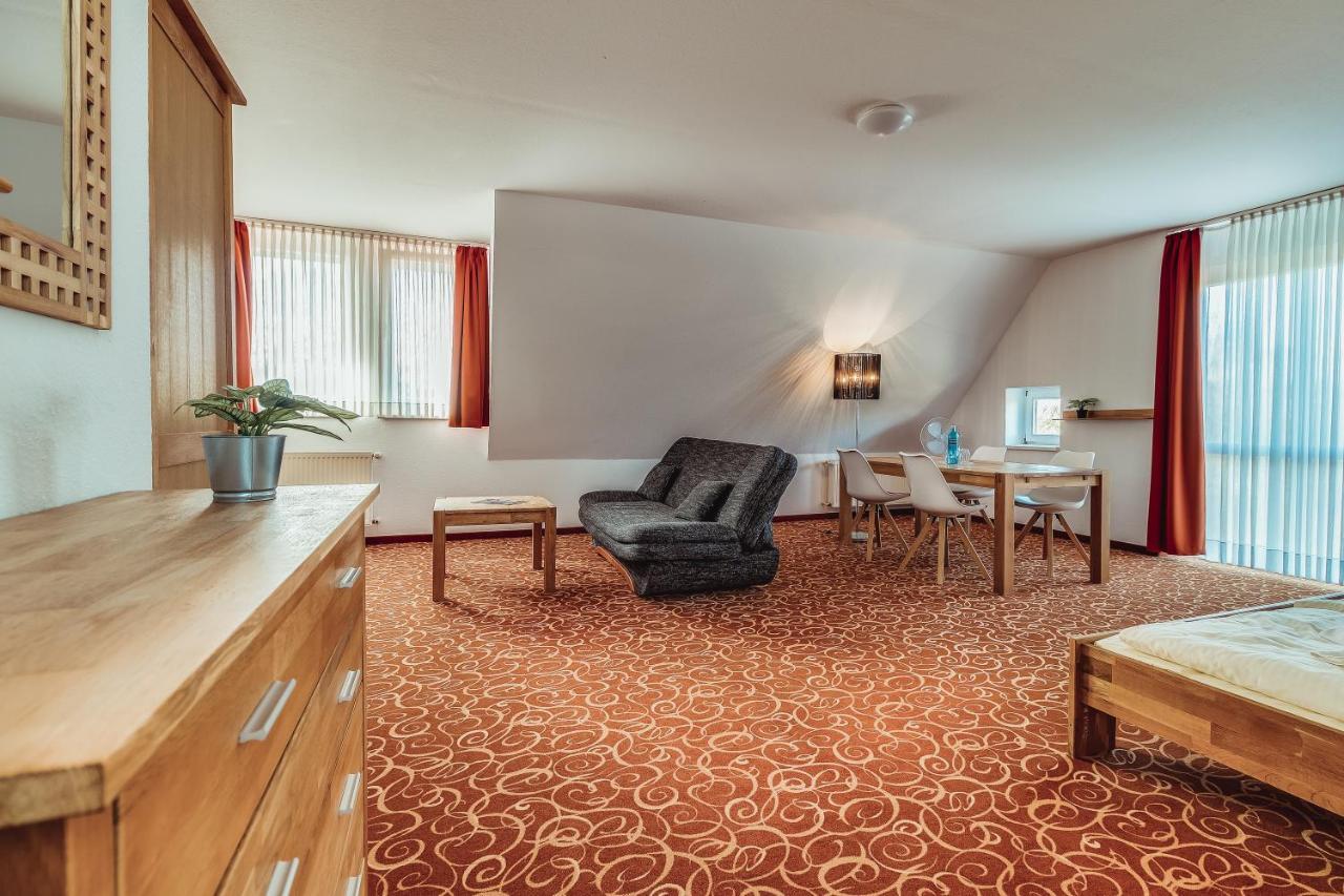 Landhotel Lewitz Muehle Banzkow Buitenkant foto