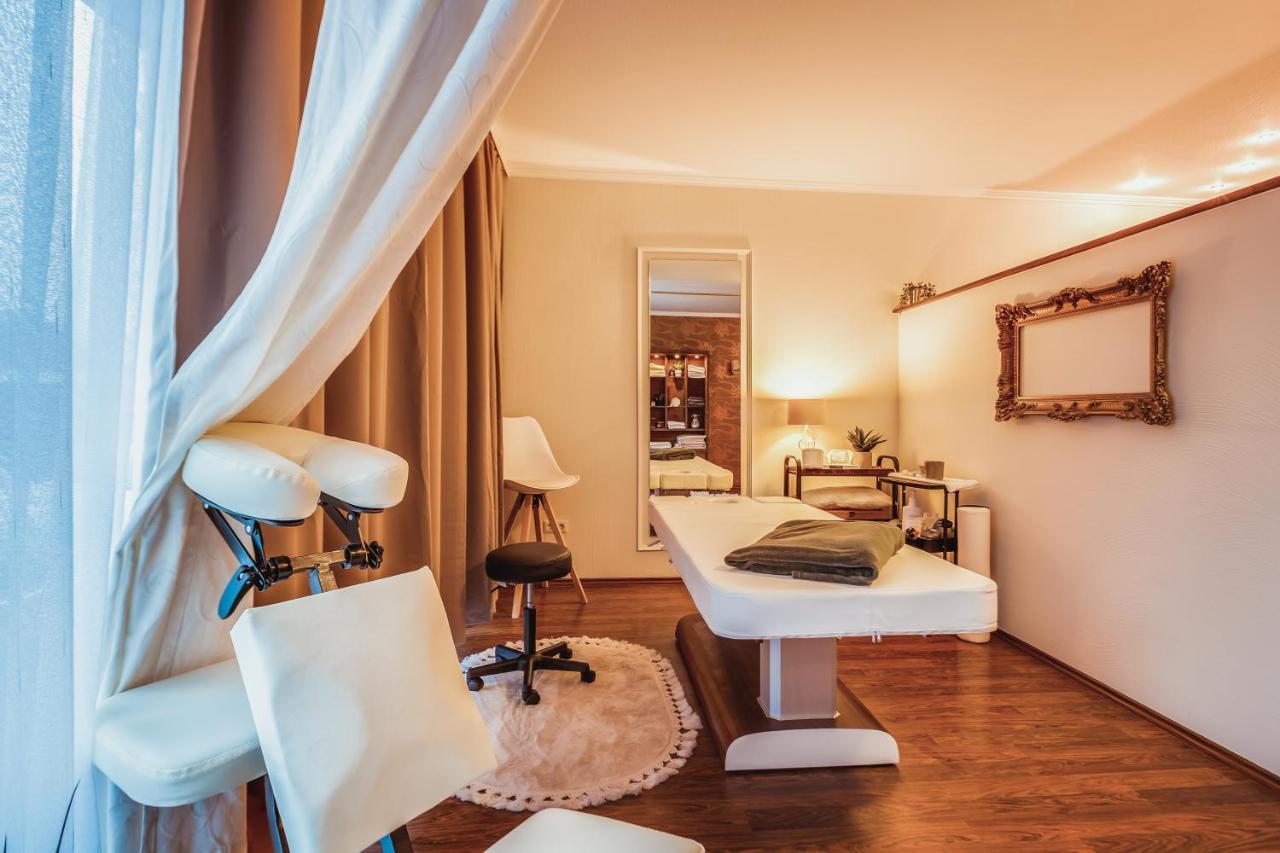 Landhotel Lewitz Muehle Banzkow Buitenkant foto