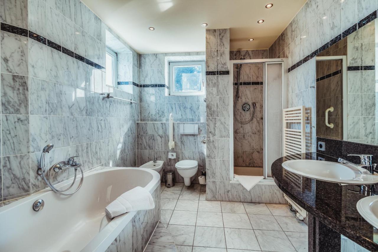 Landhotel Lewitz Muehle Banzkow Buitenkant foto