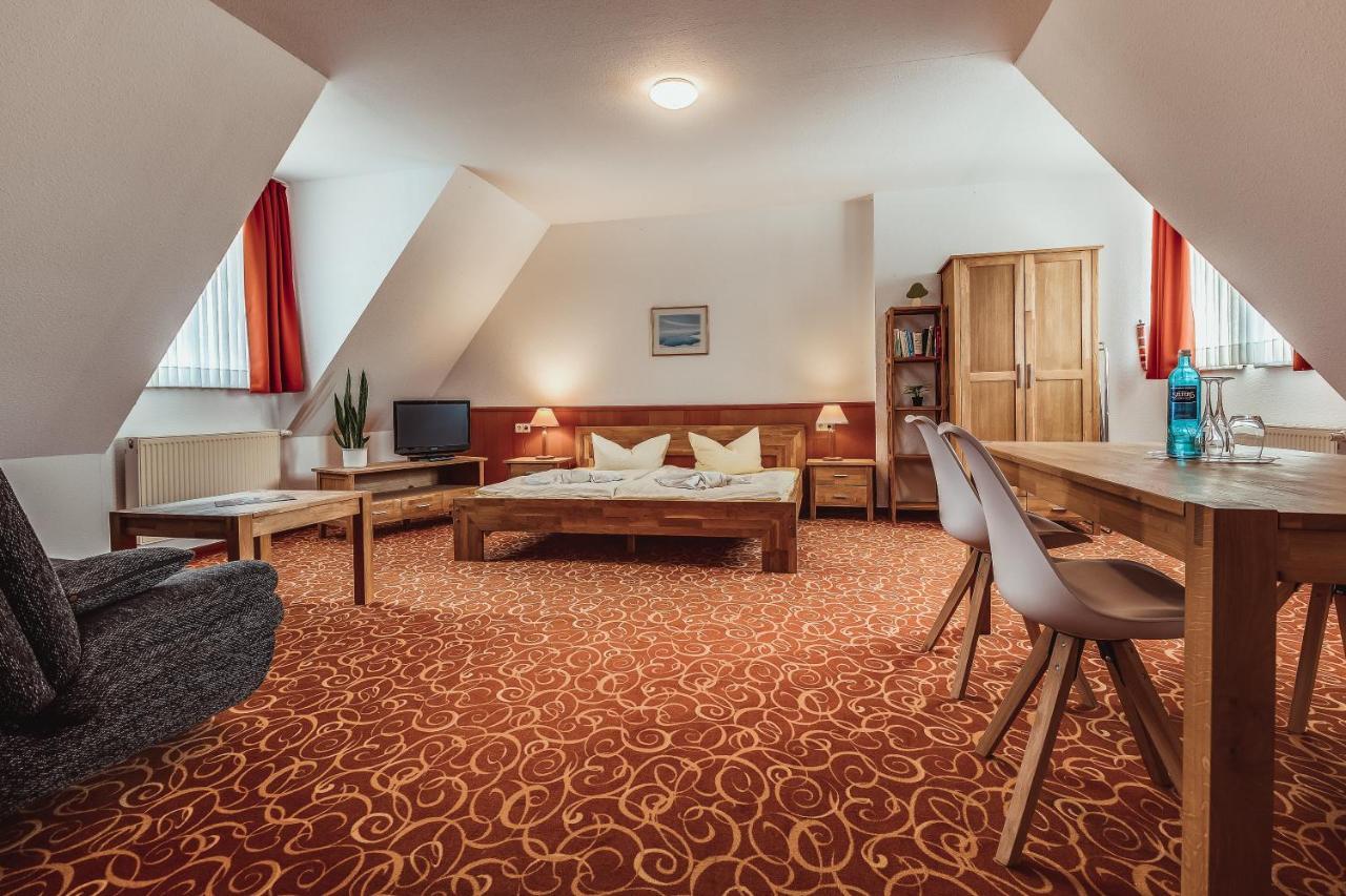 Landhotel Lewitz Muehle Banzkow Buitenkant foto